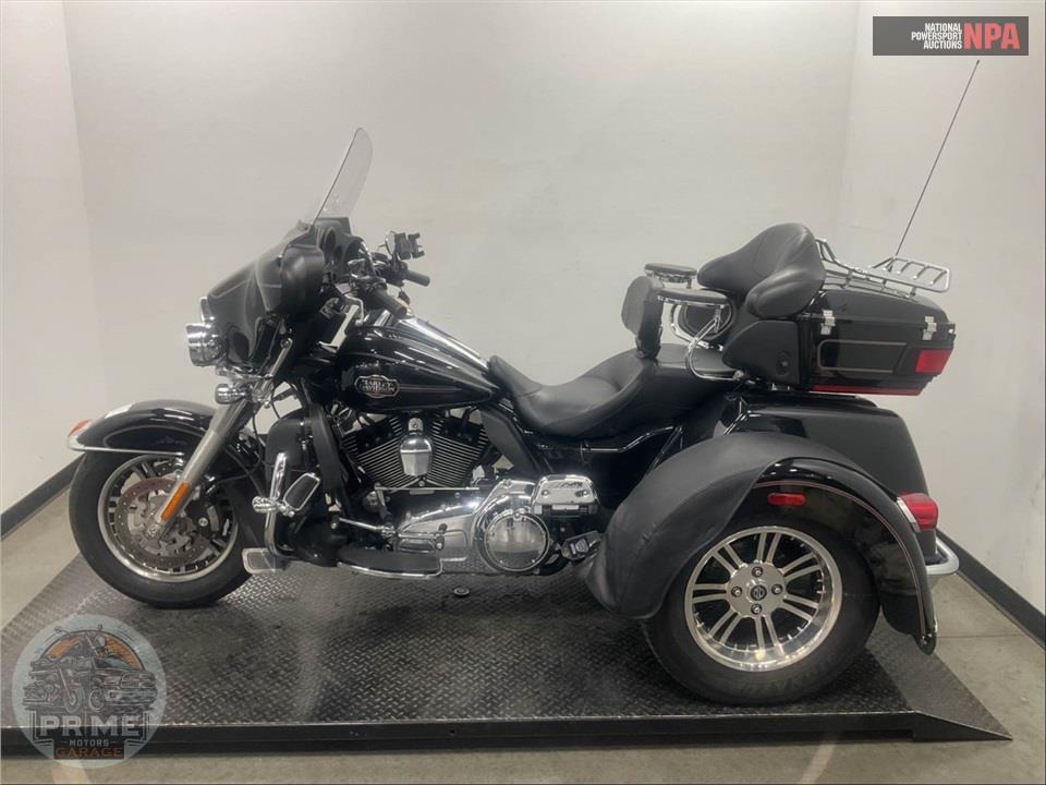 2011 Harley-Davidson FLHTCUTG TRIGLIDE UL CLSC — фото 3