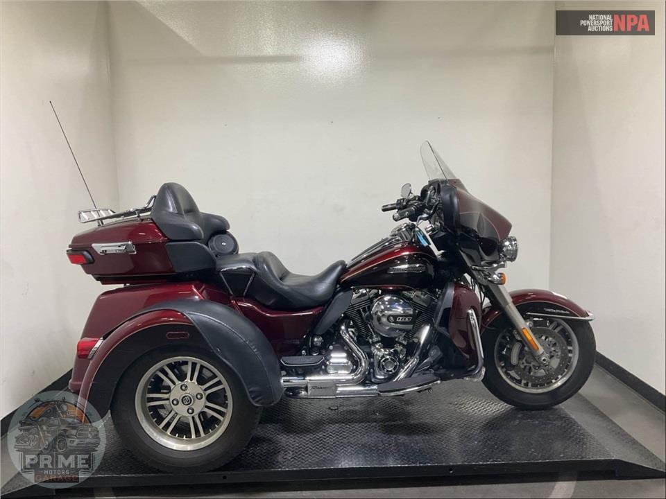 2015 Harley-Davidson FLHTCUTG TRIGLIDE ULTRA CLASSIC — фото 1