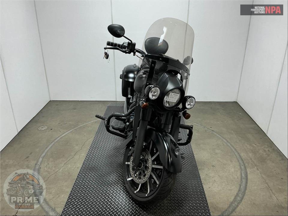 2019 Indian Motorcycle SPRINGFIELD DARK HORSE (THUNDER BLACK SMOKE) — фото 2
