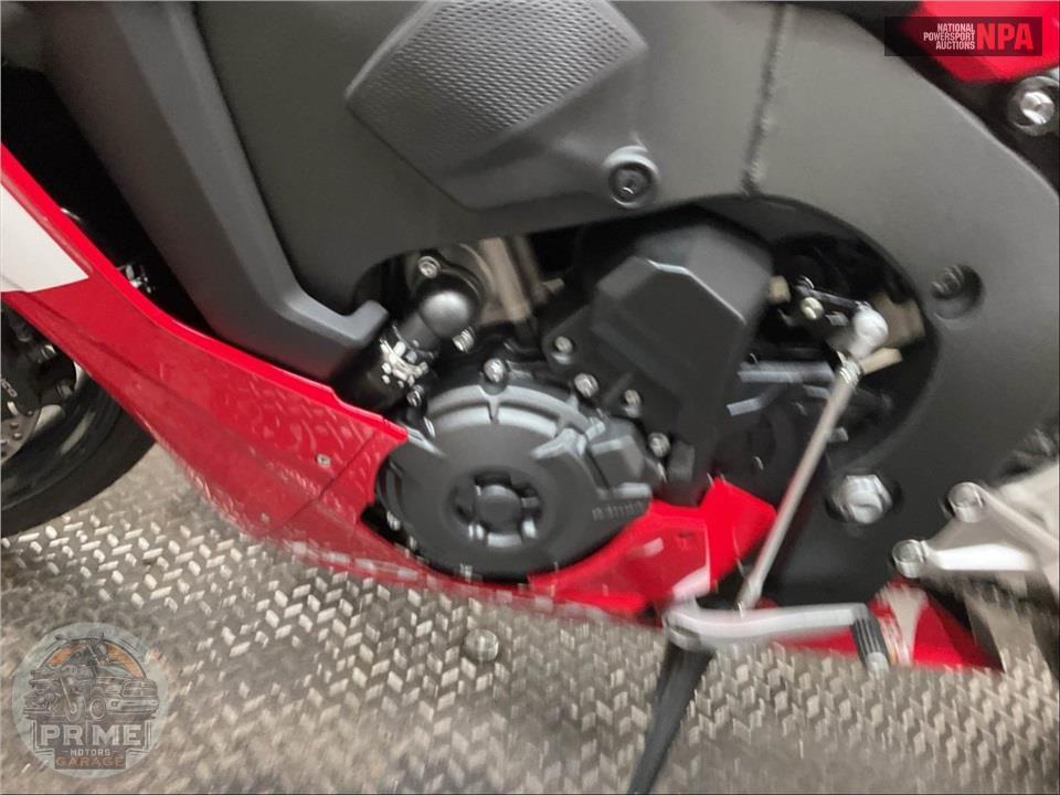 2023 Honda CBR1000RR — фото 8