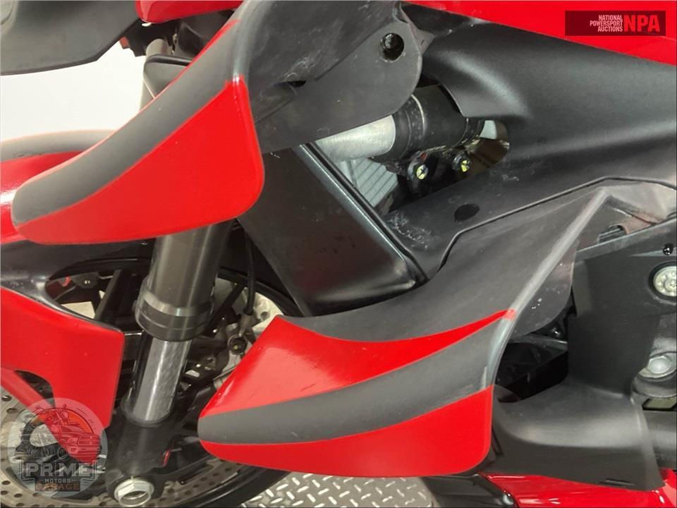 2024 Ducati STREETFIGHTER V4 — фото 16