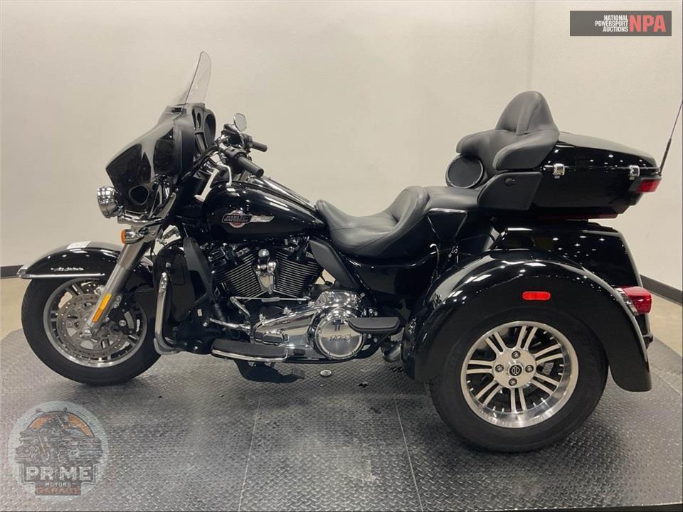 2023 Harley-Davidson FLHTCUTG TRI GLIDE ULTRA CLASSIC — фото 3