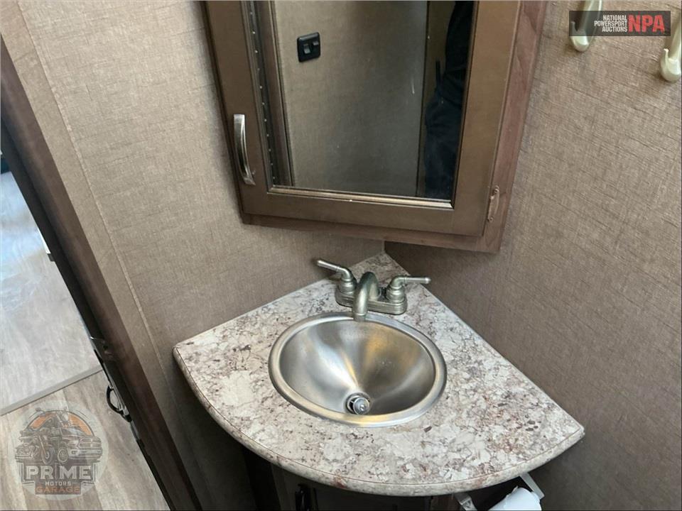 2019 Thor Motor Coach M-22FE E350-V10 - FREEDOM ELITE SERIES — фото 26