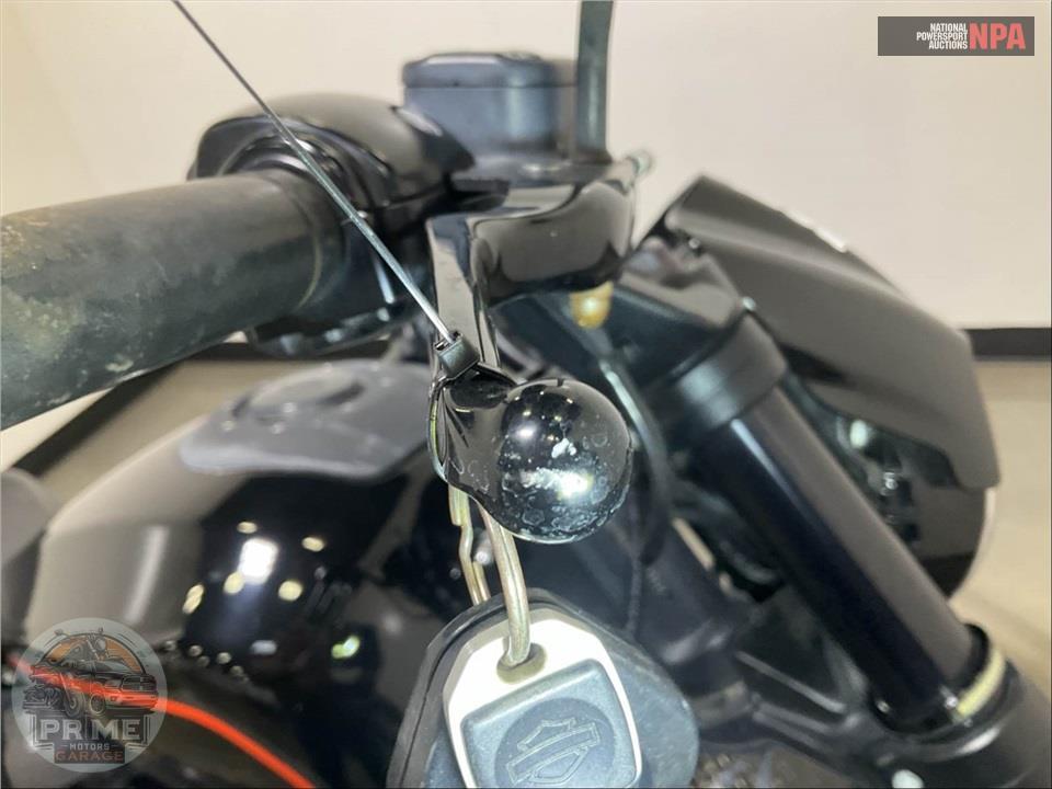 2019 Harley-Davidson FXDRS FXDR 114 — фото 22