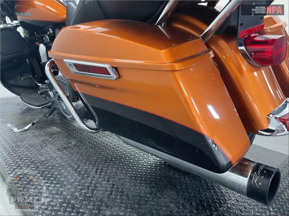 2016 Harley-Davidson FLHTK ELECTRA GLIDE ULTRA LIMITED — фото 19