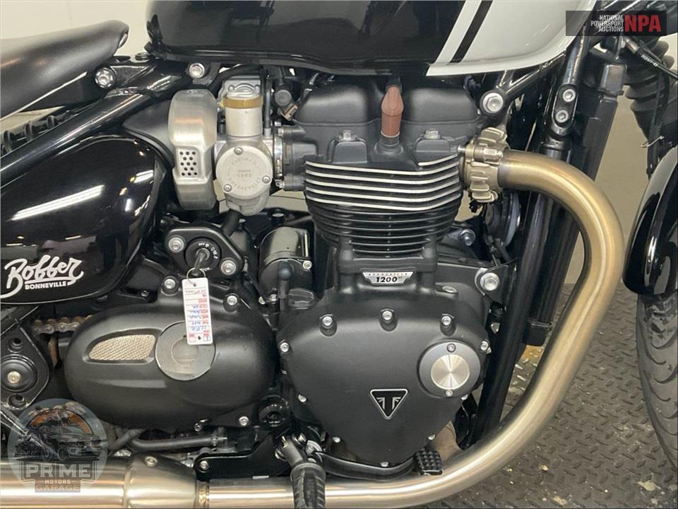 2025 Triumph BONNEVILLE BOBBER — фото 6