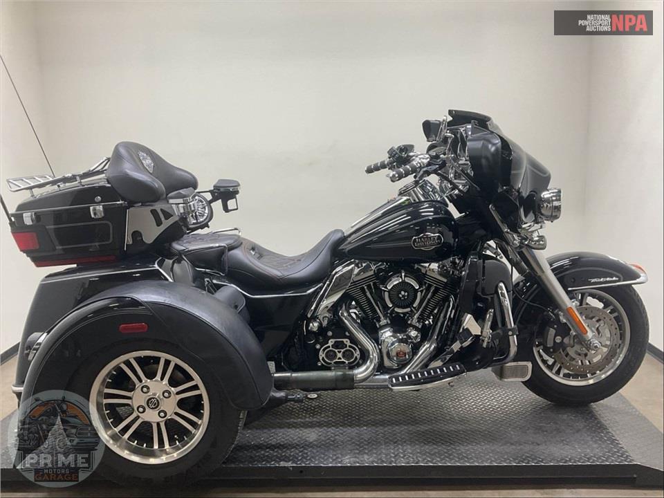 2013 Harley-Davidson FLHTCUTG TRIGLIDE UL CLSC — фото 1