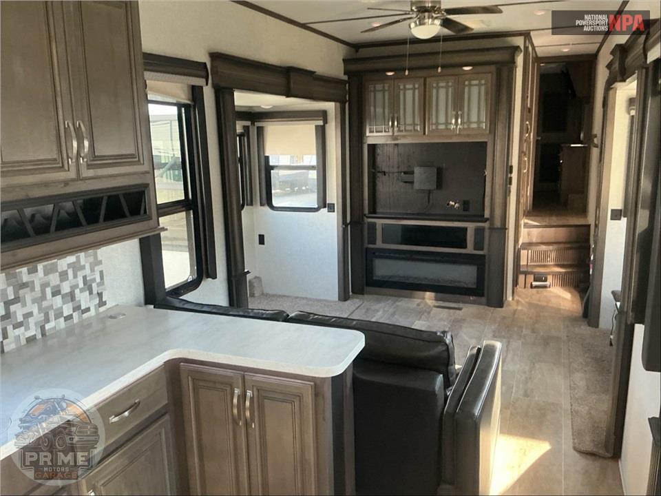2019 Keystone Rv M-3701 LK - MONTANA 20TH ANNIVERSARY FIFTH WHEEL SERIES — фото 8