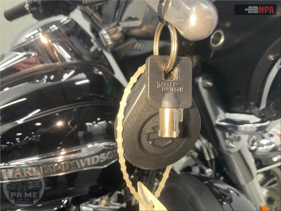 2018 Harley-Davidson FLHTCUTG TRI GLIDE ULTRA — фото 10