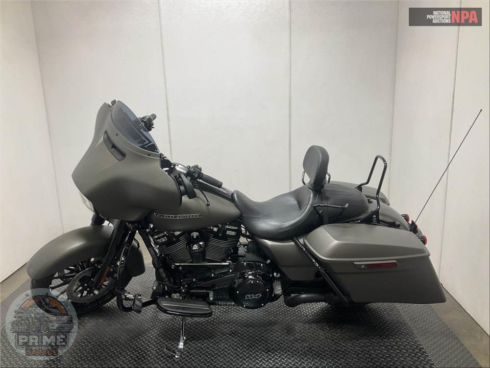 2019 Harley-Davidson FLHXS STREET GLIDE SPECIAL — фото 3