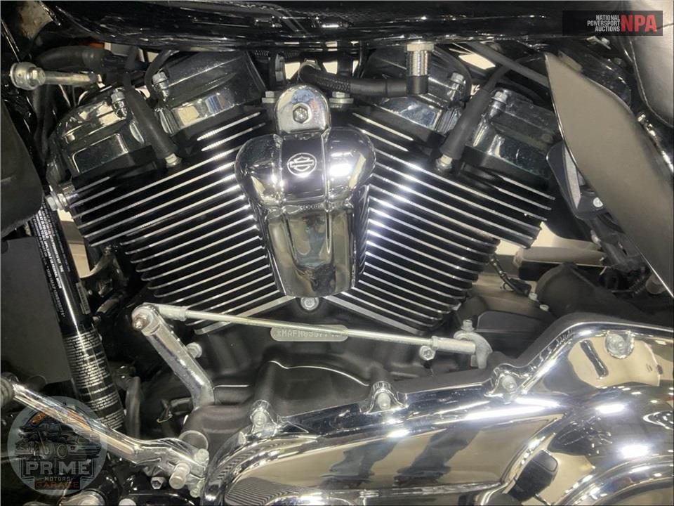 2022 Harley-Davidson FLHTCUTG TRI GLIDE ULTRA CLASSIC — фото 7