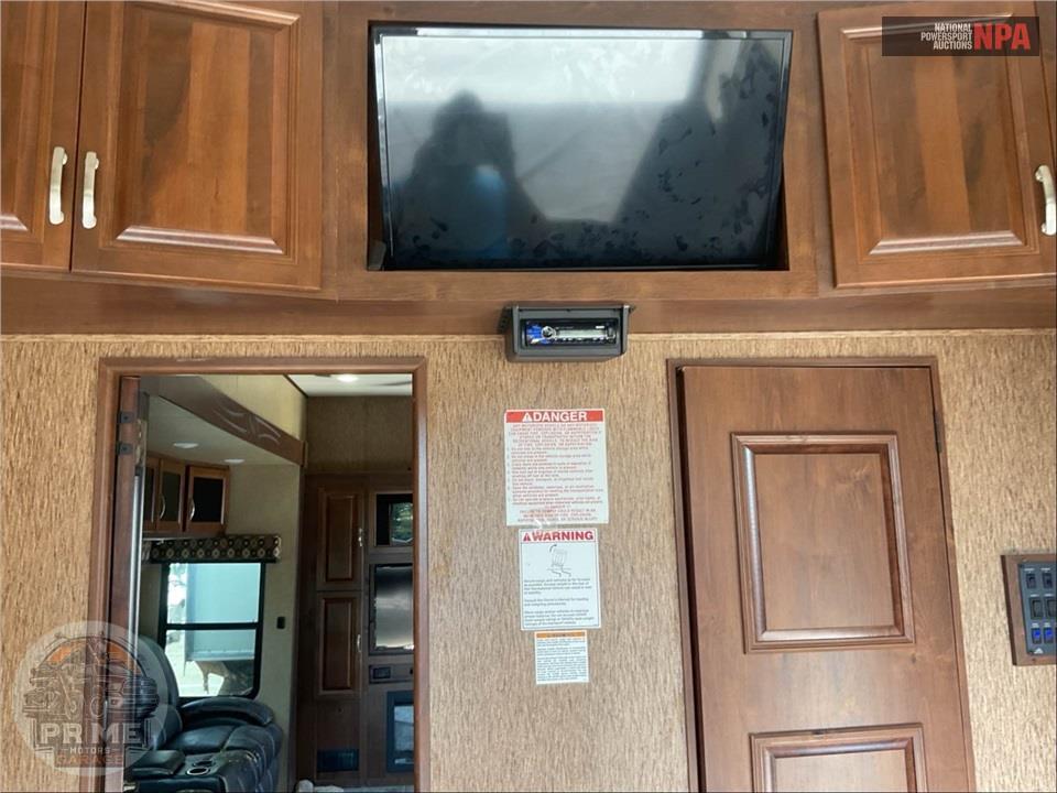 2015 Crossroads Rv TALLADEGA - ELEVATION TOY HAULER TOY HAULER SERIES — фото 14