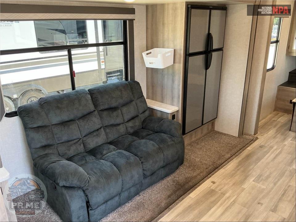 2021 Voyage By Winnebago M-2427RB — фото 6