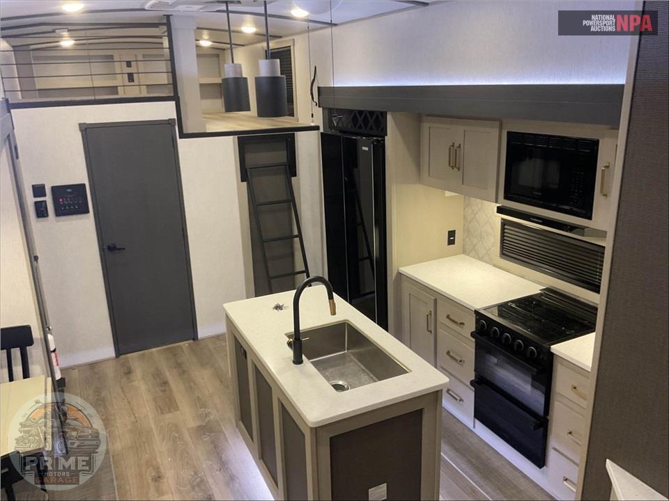 2024 Wildwood By Forest River M-375FAM - HERITAGE GLEN FIFTH WHEEL SERIES — фото 9