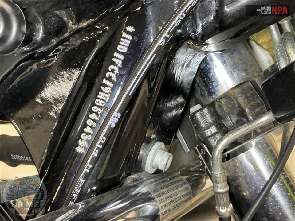2017 Harley-Davidson FLHTCU ELECTRA GLIDE ULTRA CLASSIC — фото 13