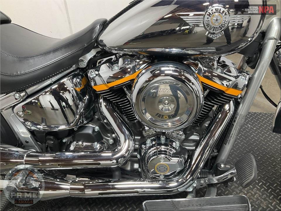 2025 Harley-Davidson FLSTFI SOFTAIL FAT BOY GRAY GHOST — фото 6