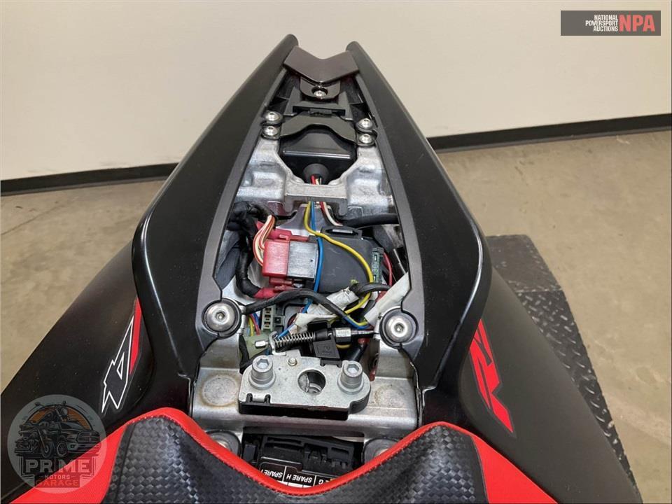 2014 Aprilia RSV4 FACTORY APRC — фото 12
