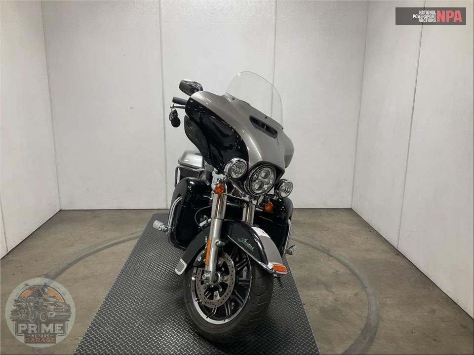 2017 Harley-Davidson FLHTK ULTRA LIMITED — фото 2