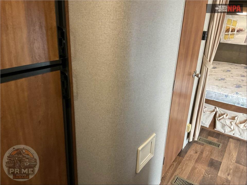 2017 Keystone Rv M-2020 QB - SUMMERLAND SERIES — фото 9
