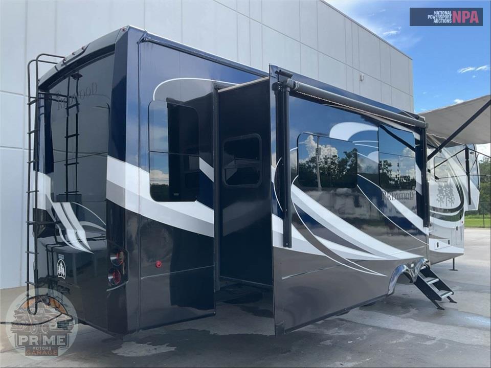 2019 Redwood Rv M-3901 WB - FIFTH WHEEL SERIES — фото 4