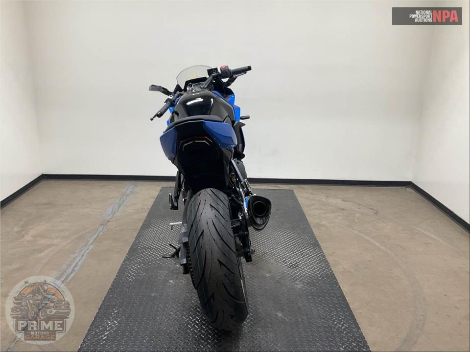 2024 Suzuki GSX800FRQM4 GSX-8R — фото 4