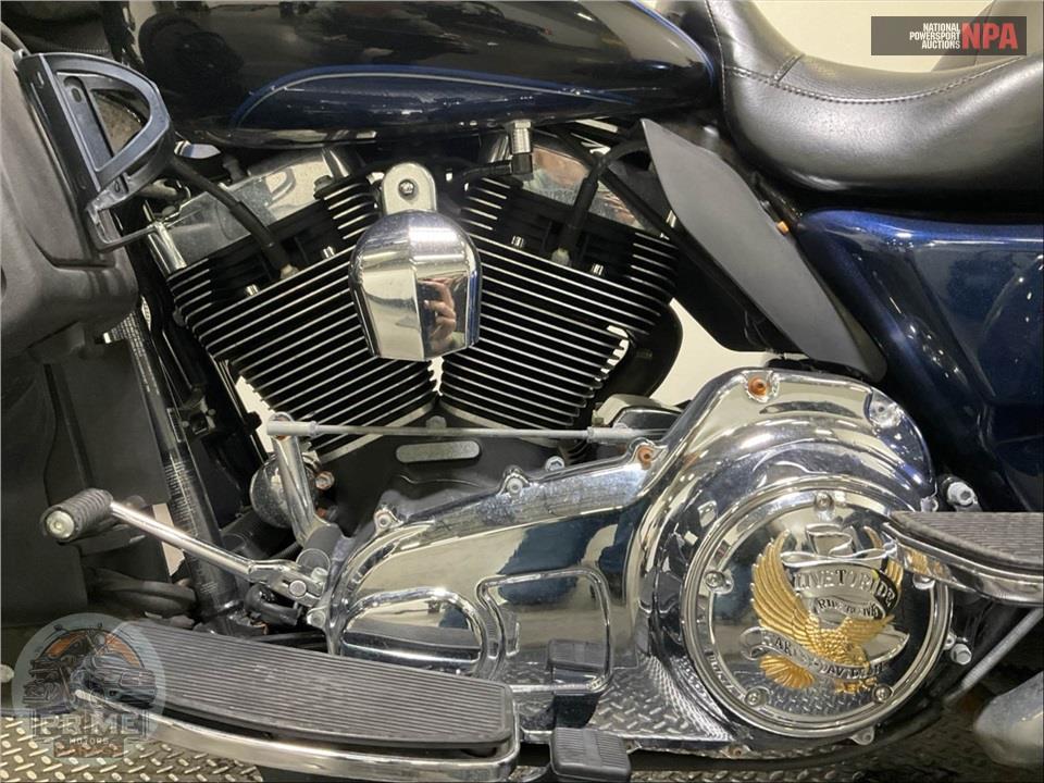 2014 Harley-Davidson FLHTCUTG TRIGLIDE ULTRA CLASSIC — фото 7