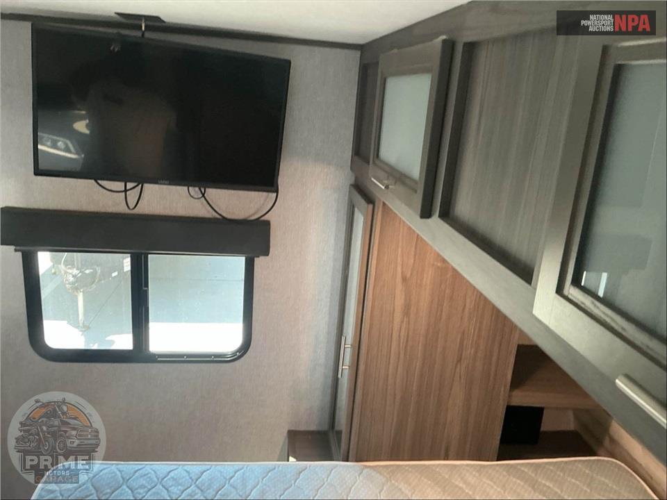 2021 Kodiak By Dutchmen M-261RBSL - ULTRA LITE SERIES — фото 12