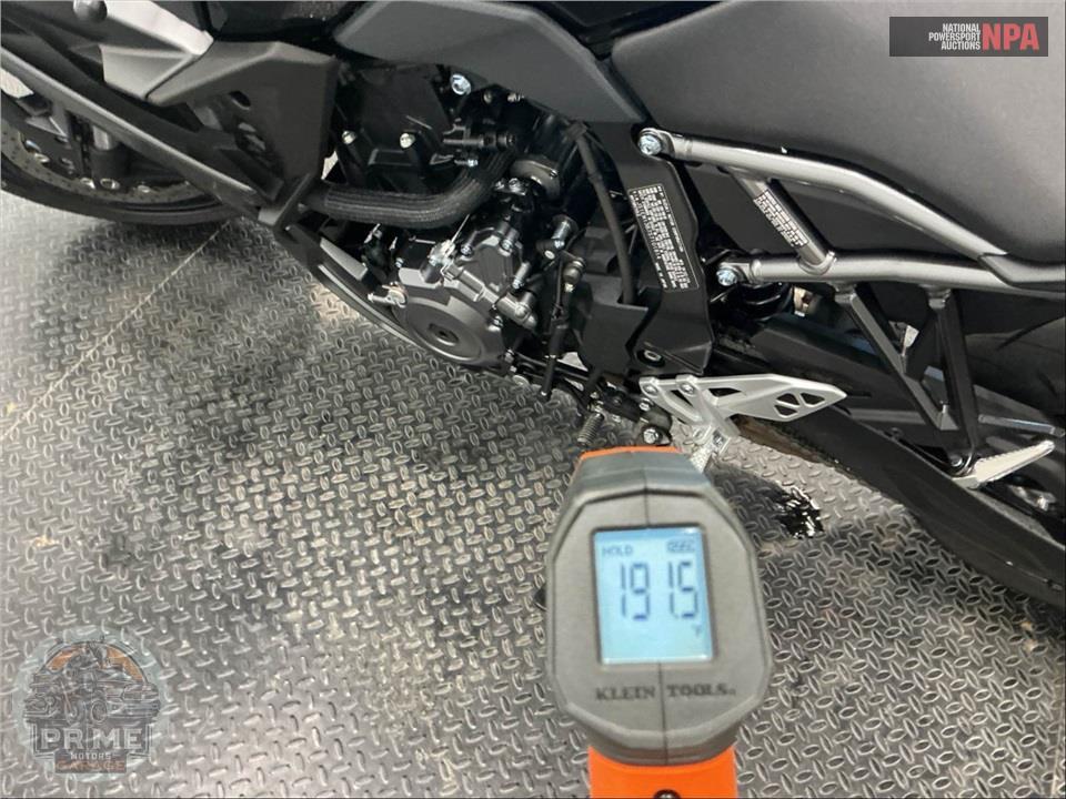 2025 Suzuki GSX800FRQM5 GSX-8R — фото 8