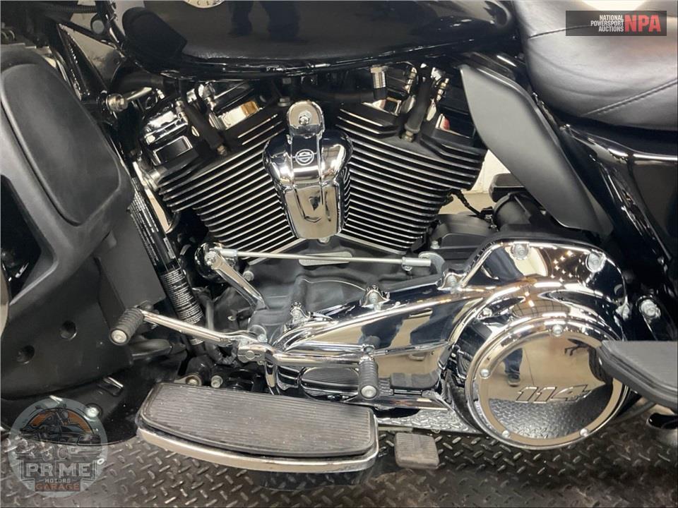 2023 Harley-Davidson FLHTCUTG TRI GLIDE ULTRA CLASSIC — фото 6