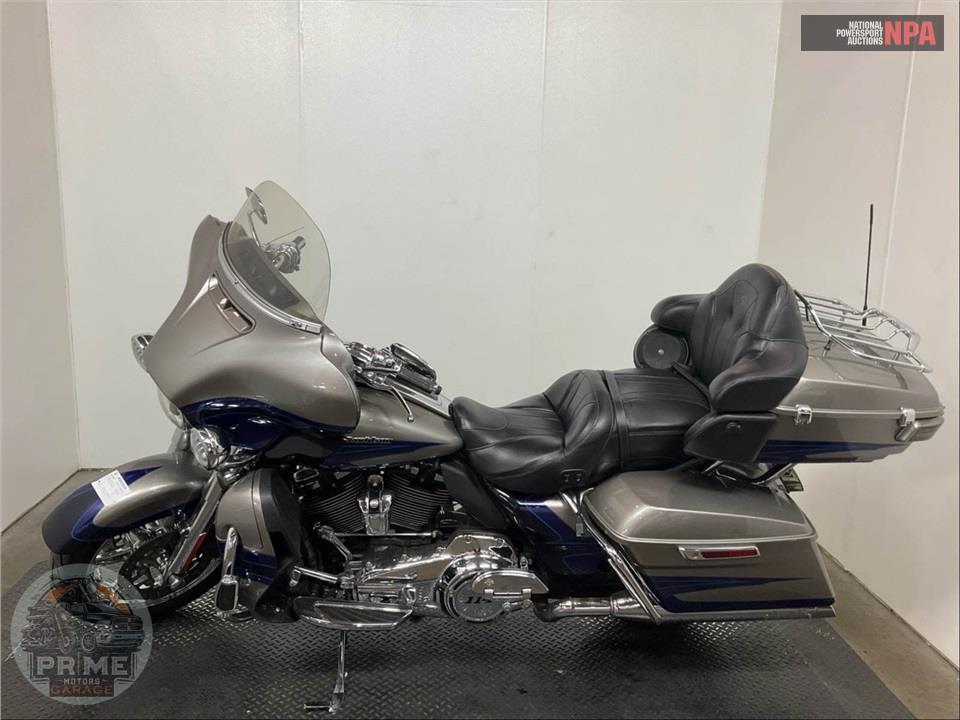 2017 Harley-Davidson FLHTKSE CVO ULTRA LIMITED — фото 3