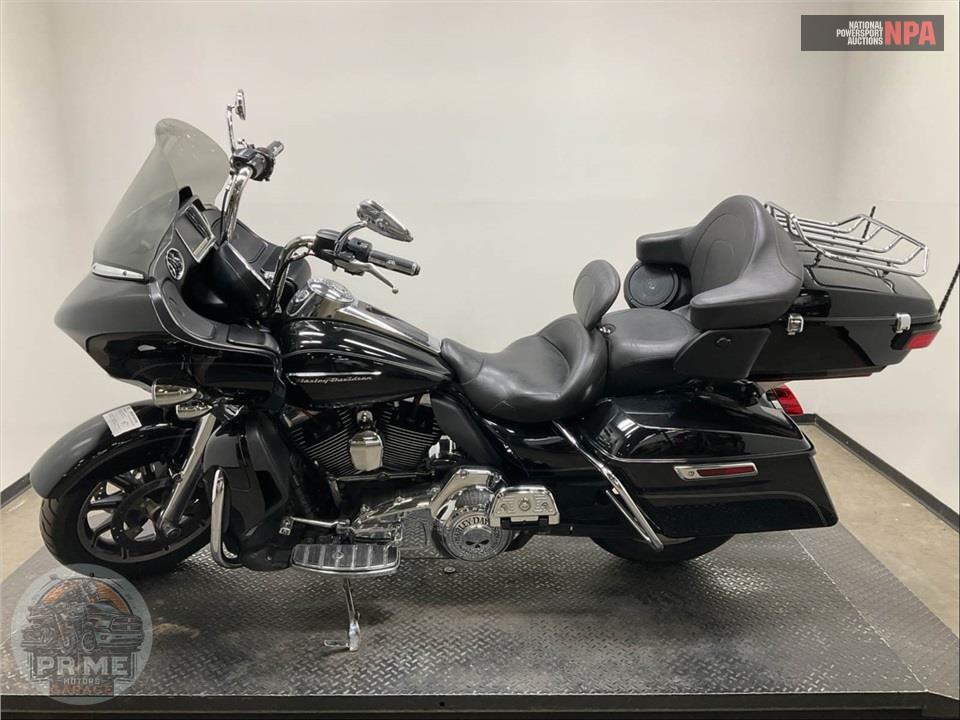 2016 Harley-Davidson FLTRU ROAD GLIDE ULTRA — фото 3