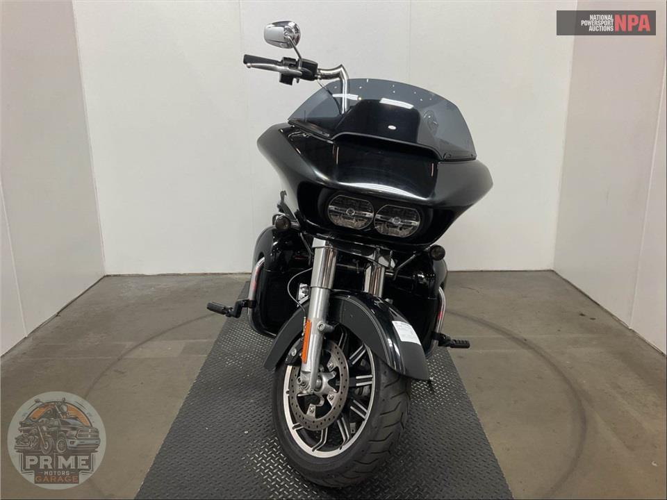 2017 Harley-Davidson FLTRU ROAD GLIDE ULTRA — фото 2