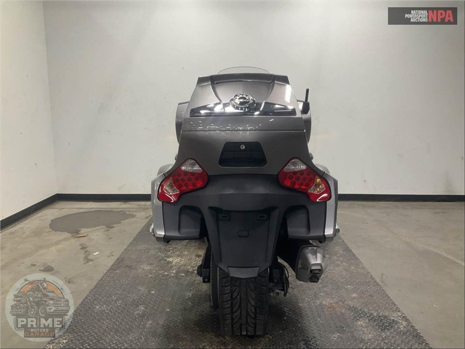 2012 Can-Am SPYDER RT-S SE5 — фото 4