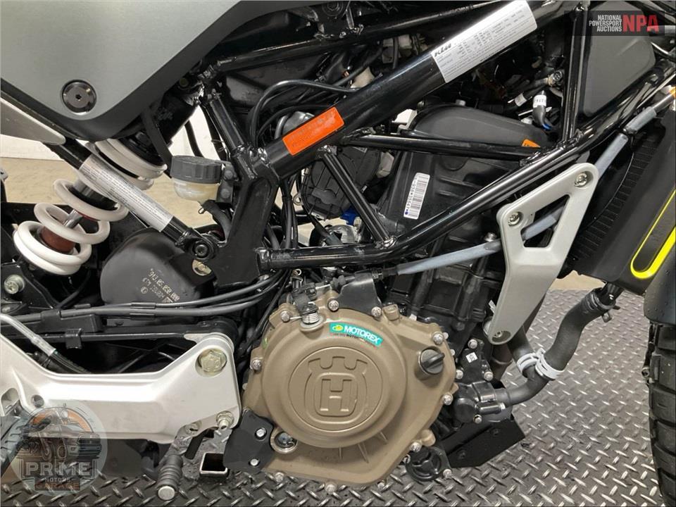 2020 Husqvarna SVARTPILEN 401 — фото 7