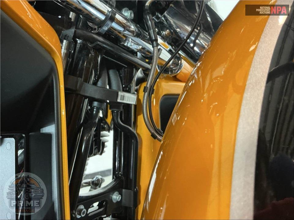2022 Harley-Davidson FLTRKSE CVO ROAD GLIDE LIMITED — фото 12