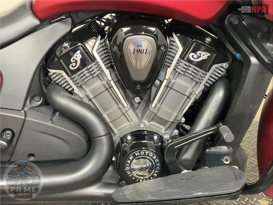 2024 Indian Motorcycle CHALLENGER DARK HORSE W/AUDIO (RED) — фото 6