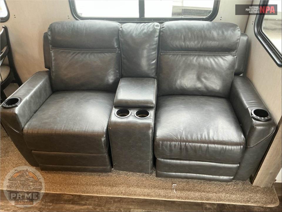 2021 Sabre By Forest River M-38DBQ - FIFTH WHEEL SERIES — фото 27