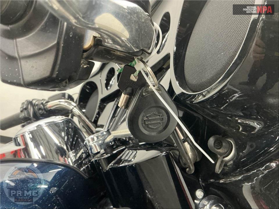 2016 Harley-Davidson FLHXS STREET GLIDE SPECIAL — фото 11
