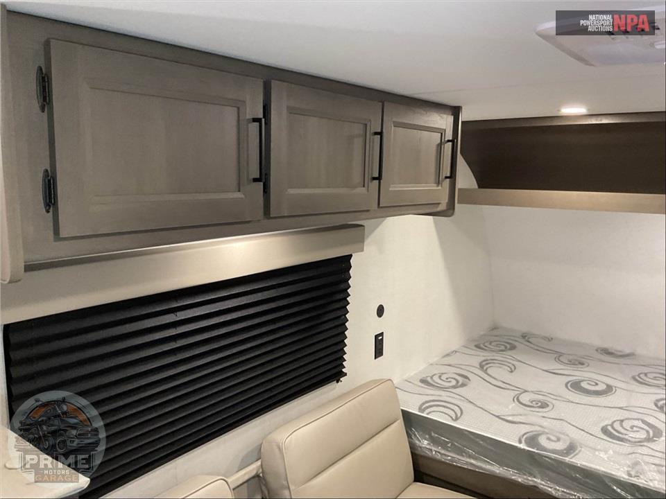 2025 Grand Design Recreational Vehicles M-151BH - TRANSCEND ONE SERIES — фото 9