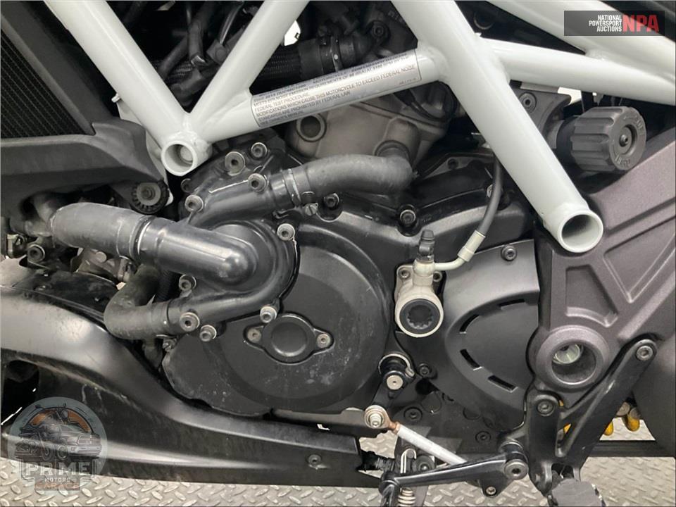 2015 Ducati DIAVEL CARBON WHITE — фото 7