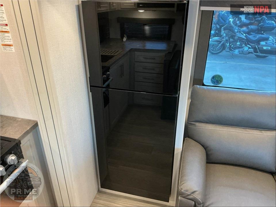 2025 Keystone Rv M-25 MLE - COUGAR SERIES — фото 17
