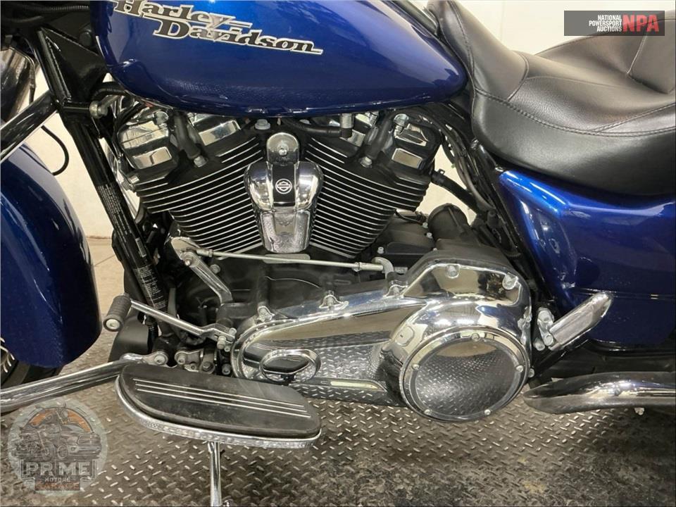 2017 Harley-Davidson FLHXS STREET GLIDE SPECIAL — фото 7