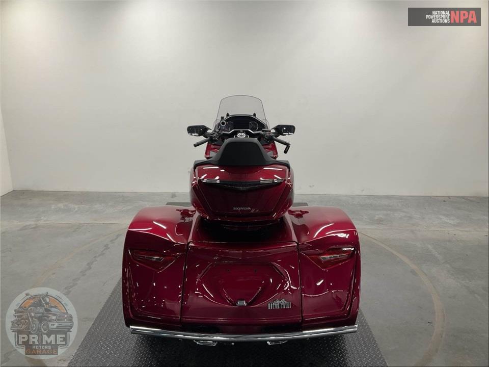 2018 Honda GL1800D GOLDWING TOUR DCT (RED) — фото 4