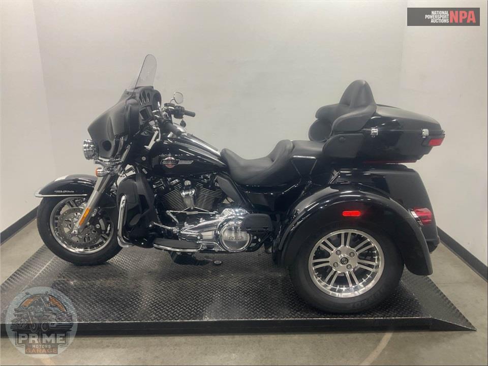 2024 Harley-Davidson FLHTCUTG TRI GLIDE ULTRA CLASSIC — фото 3