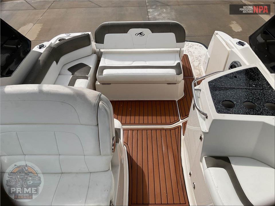 2014 Monterey Boat 260 SPORT YACHT L=28/E=1 300 HP MERC IB — фото 8