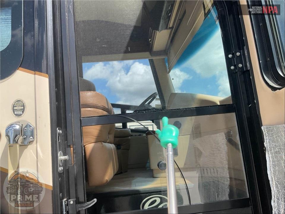 2017 Entegra Coach M-44B CUMMINS - INSIGNIA SERIES — фото 47