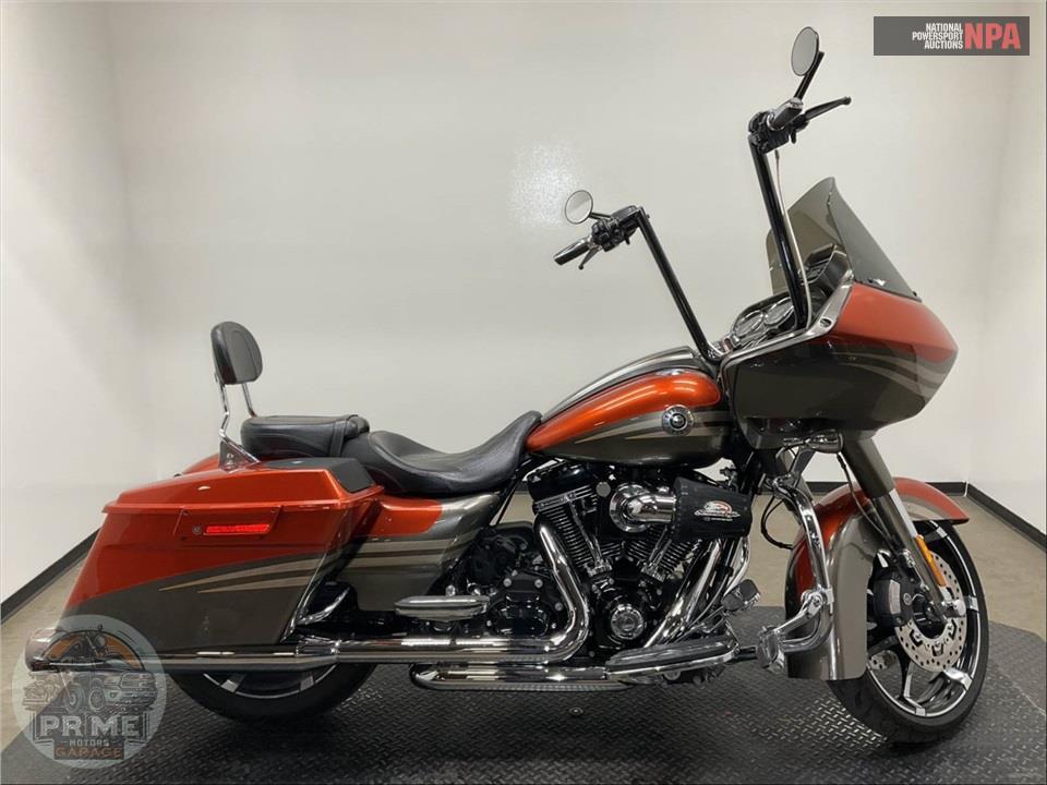 2013 Harley-Davidson FLTRXSE2 SCREAMIN EAGLE — фото 1