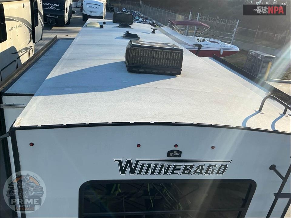 2020 Voyage By Winnebago M-3235RL - FIFTH WHEEL SERIES — фото 38