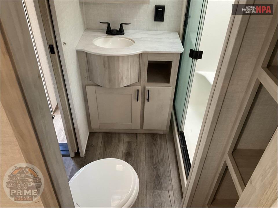 2022 East To West M-375BH-OK - TANDARA FIFTH WHEEL SERIES — фото 17