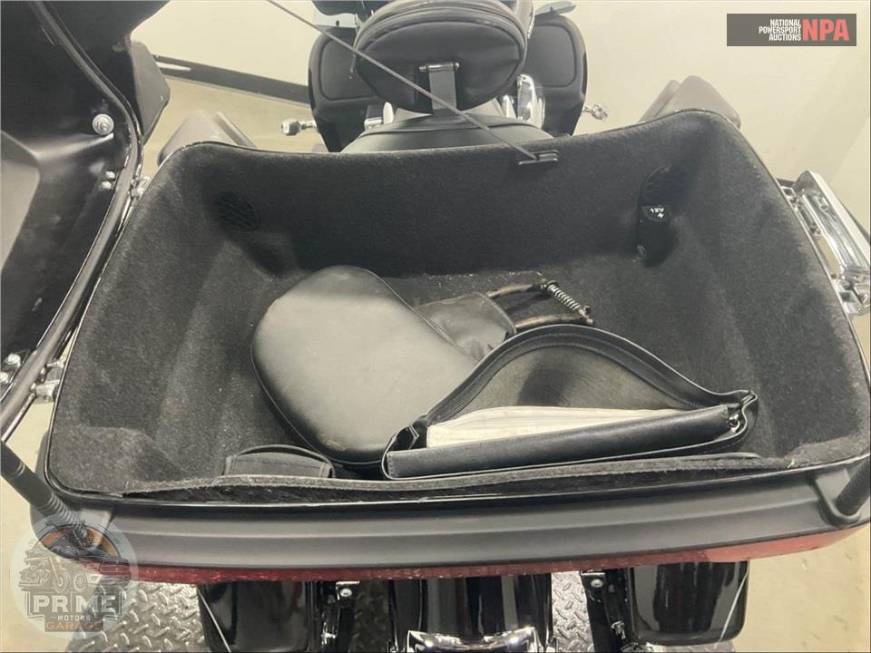 2015 Harley-Davidson FLHTK ELECTRA GLIDE ULTRA LIMITED — фото 19